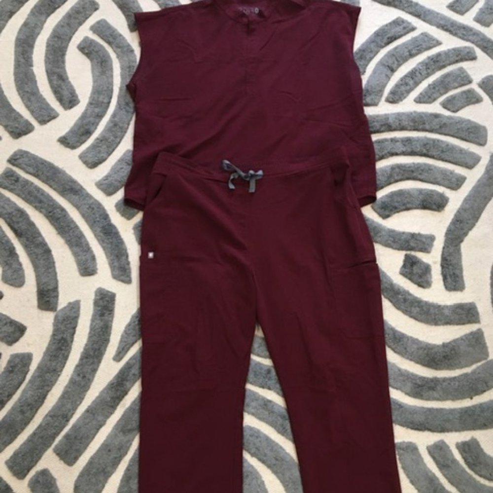 Figs Burgundy Scrub Top and Scrub Bottom Set L/XL